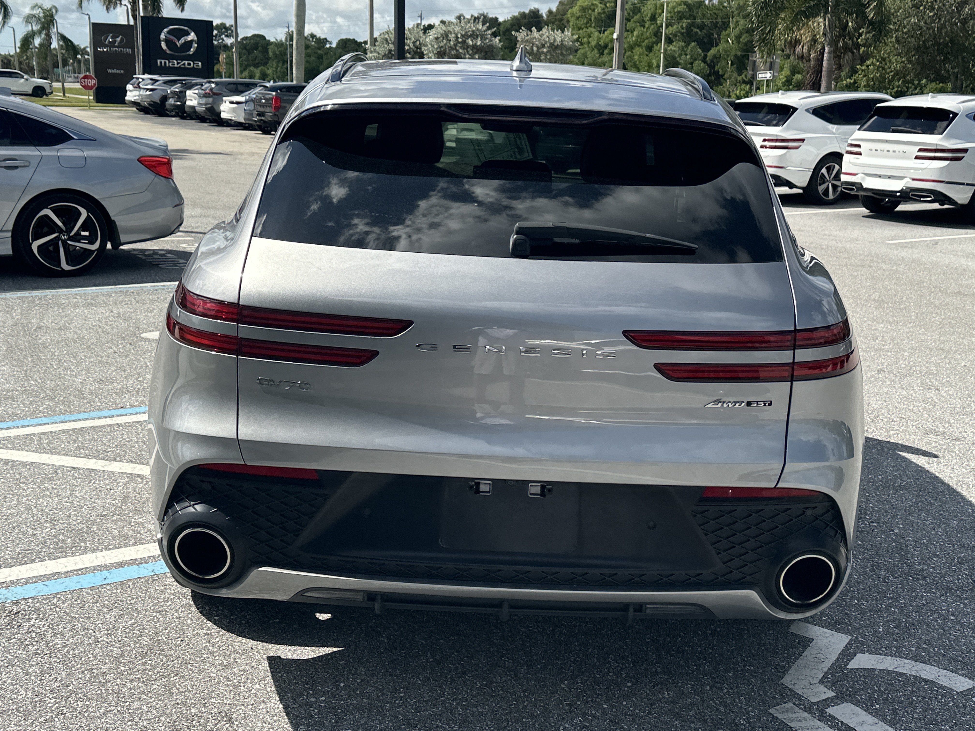Certified 2024 Genesis GV70 3.5T Sport w/ Sport Advanced Package AWD/4WD image 8