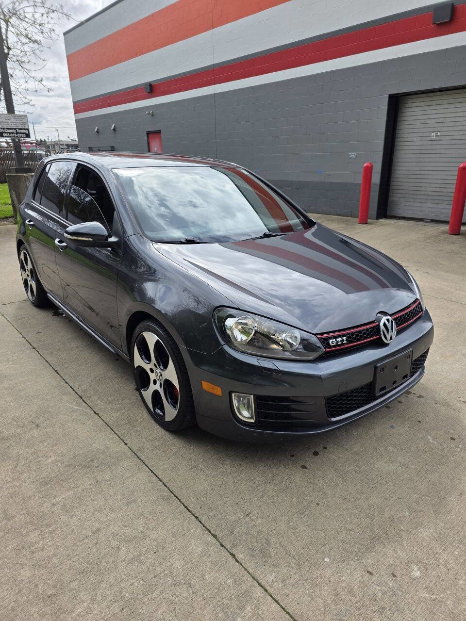 Used 2010 Volkswagen GTI 4-Door image 3