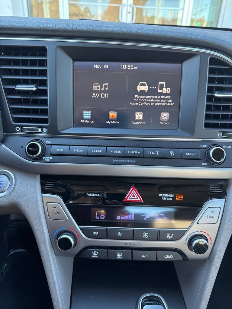 Used 2017 Hyundai Elantra Limited image 8