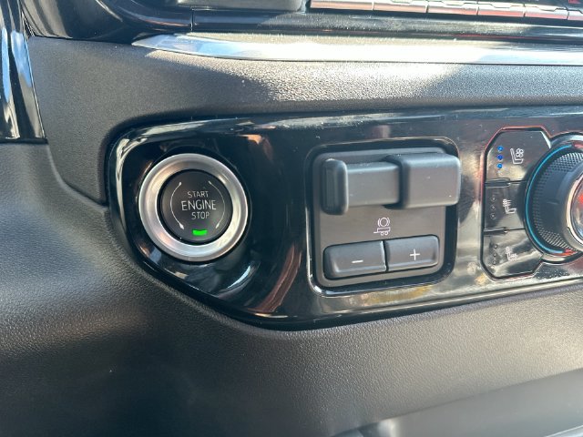 Used 2024 Chevrolet Silverado 2500 High Country w/ Technology Package AWD/4WD image 20