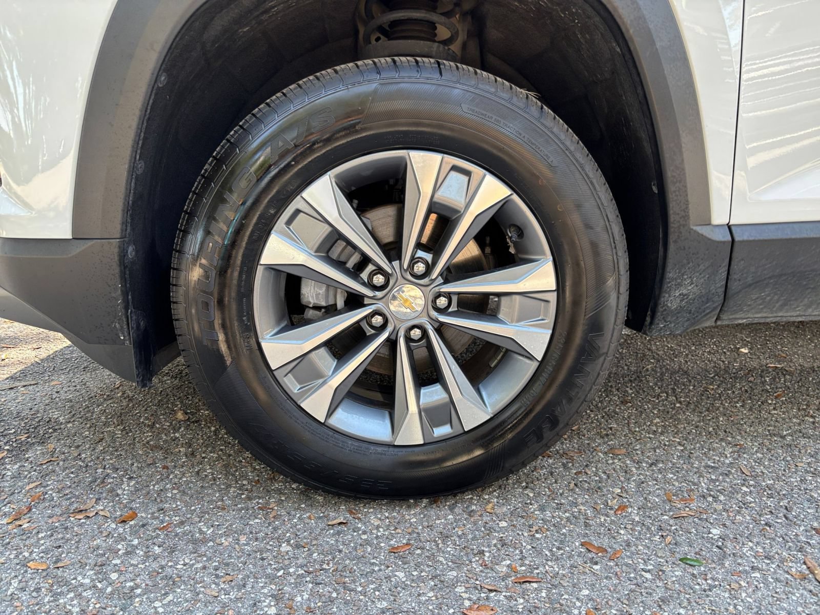 Used 2025 Chevrolet Equinox LT FWD image 29