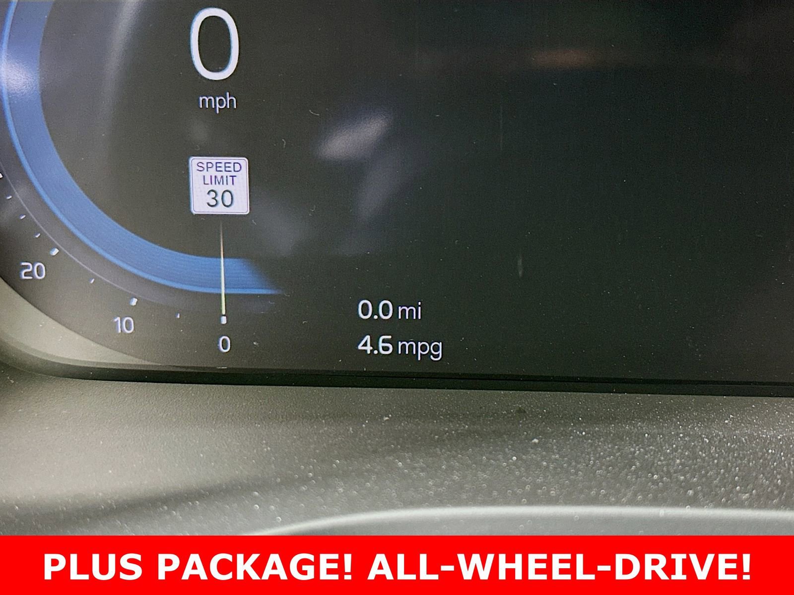 Used 2025 Volvo XC40 B5 Plus image 15