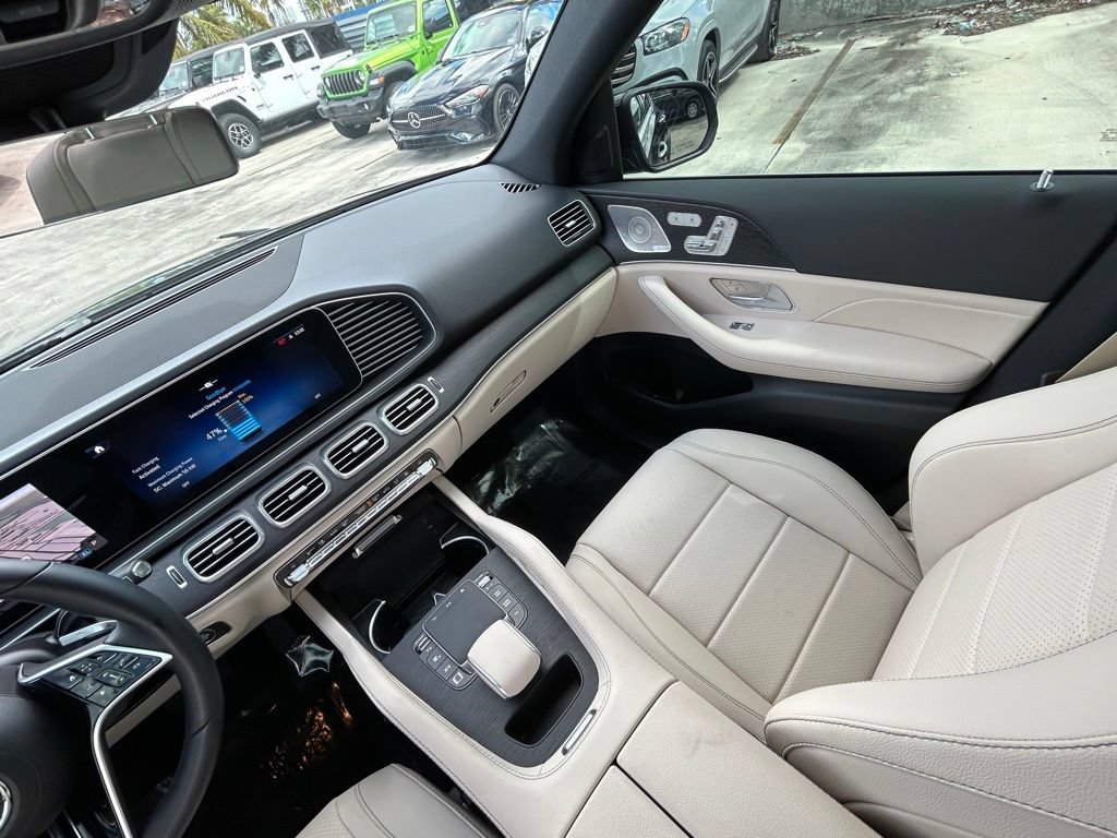 Used 2025 Mercedes-Benz GLE 450e 4MATIC image 9