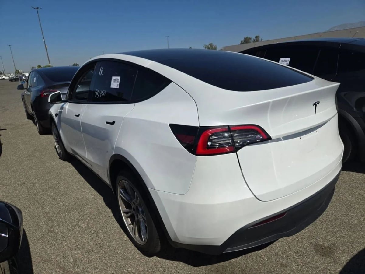 Used 2023 Tesla Model Y Long Range AWD/4WD image 4