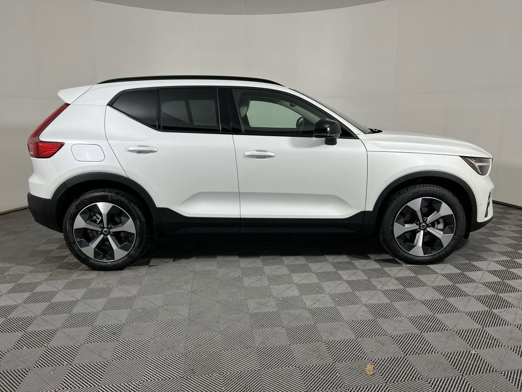 New 2026 Volvo XC40 B5 Plus w/ Protection Package Premier image 9