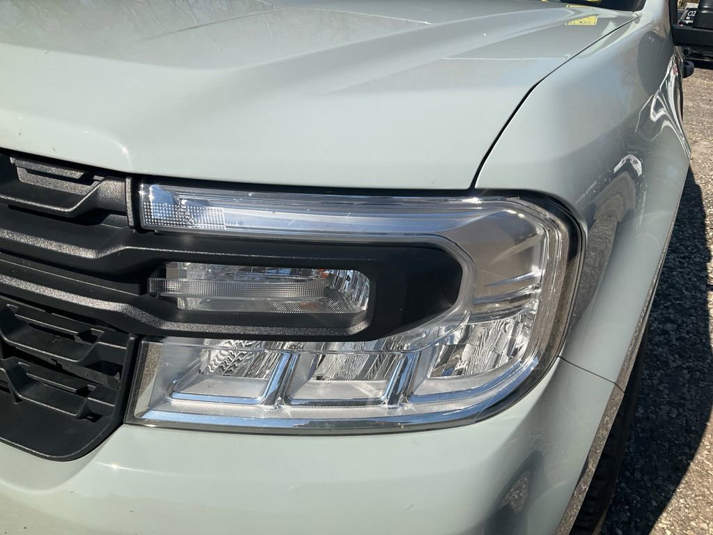 Used 2023 Ford Maverick XL image 9