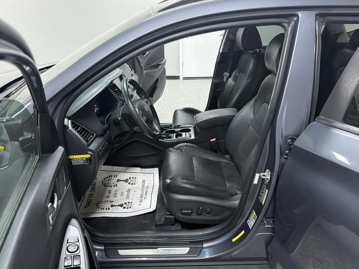 Used 2017 Hyundai Tucson Limited w/ Limited Ultimate Package 03 FWD image 11