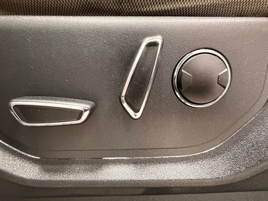 Used 2015 Ford F150 XLT w/ Equipment Group 302A Luxury image 26