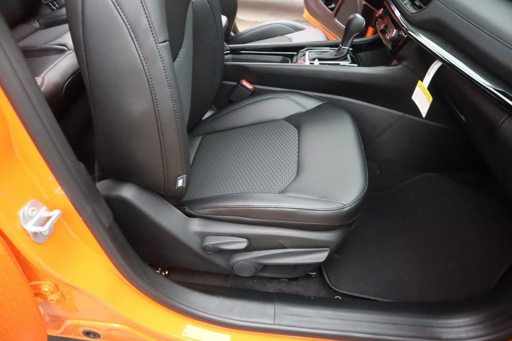 New 2026 Jeep Compass Latitude image 13