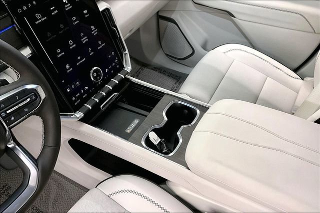 Used 2025 GMC Acadia Denali w/ Super Cruise Package image 15