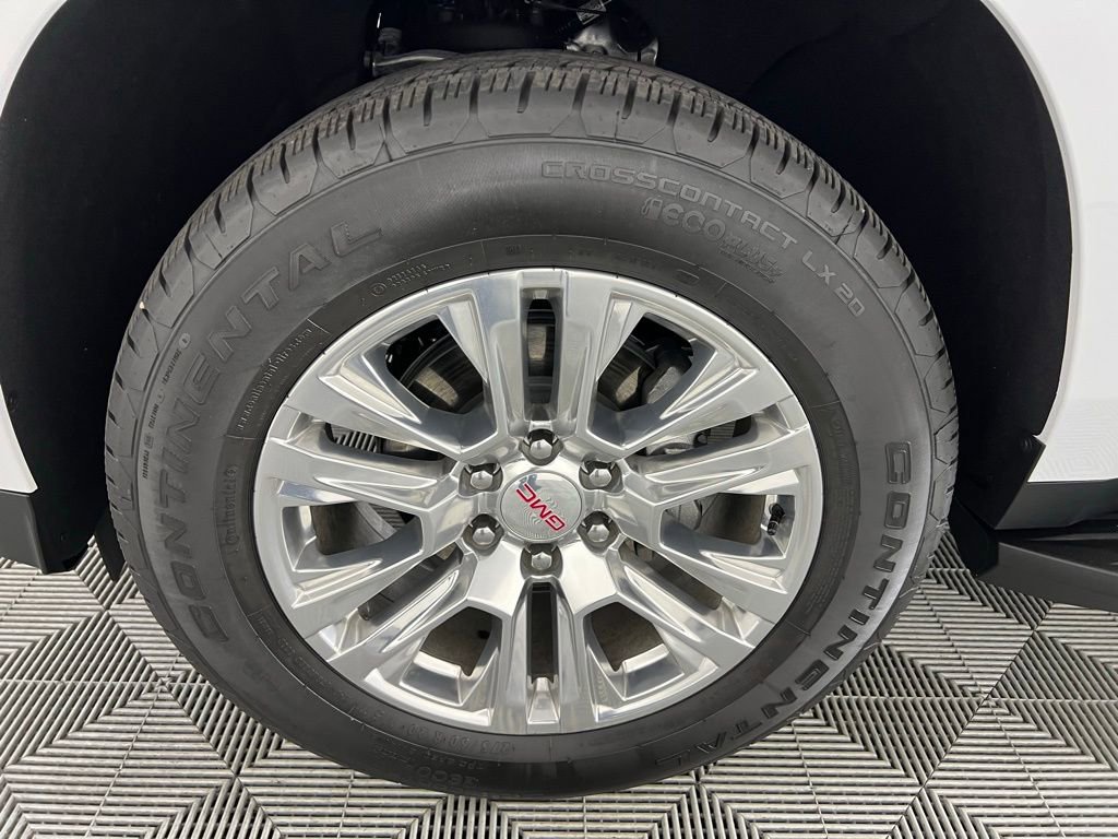 Used 2025 GMC Yukon XL Denali image 12