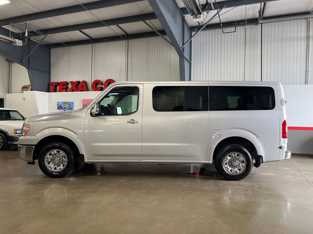 Used 2017 Nissan NV 3500 SV image 28