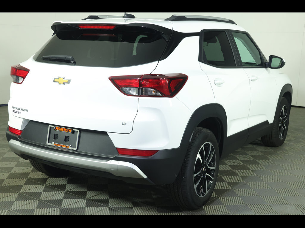 Used 2025 Chevrolet TrailBlazer LT FWD image 11