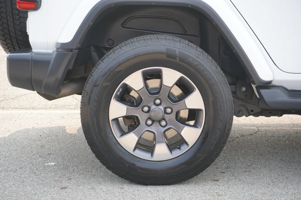 Used 2018 Jeep Wrangler Unlimited Sahara AWD/4WD image 12