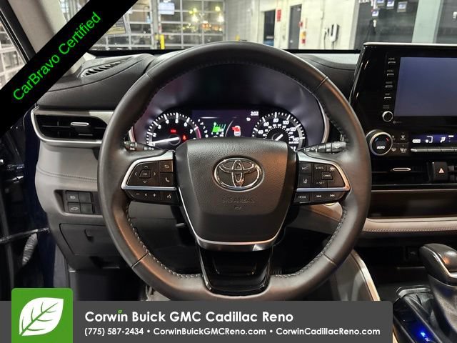 Used 2020 Toyota Highlander XLE AWD/4WD image 13