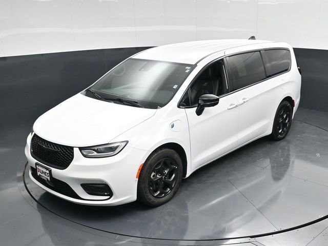 Certified 2024 Chrysler Pacifica Select image 48