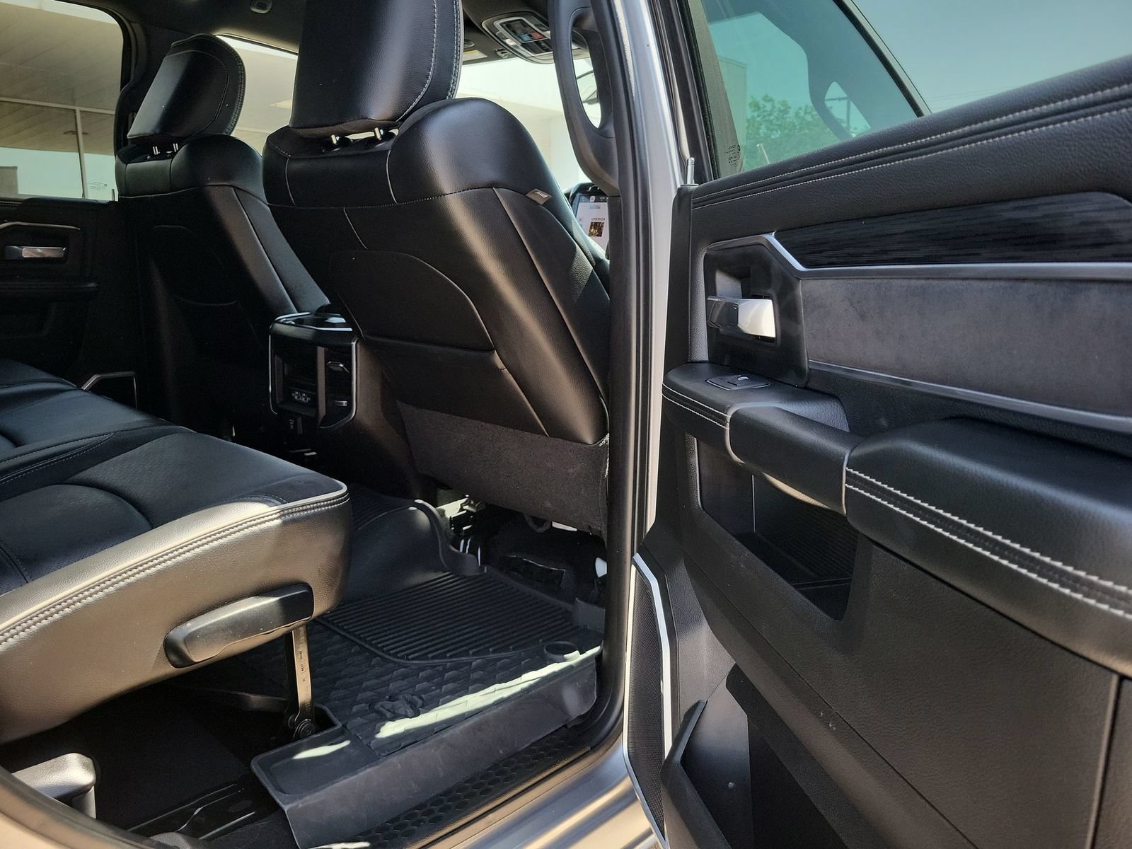 Used 2024 RAM 2500 Laramie w/ Sport Appearance Package AWD/4WD image 26