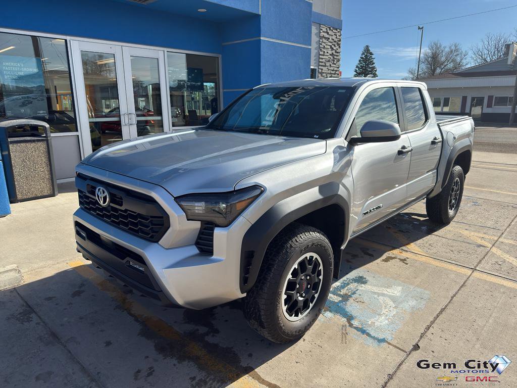 Used 2024 Toyota Tacoma TRD Off-Road image 2