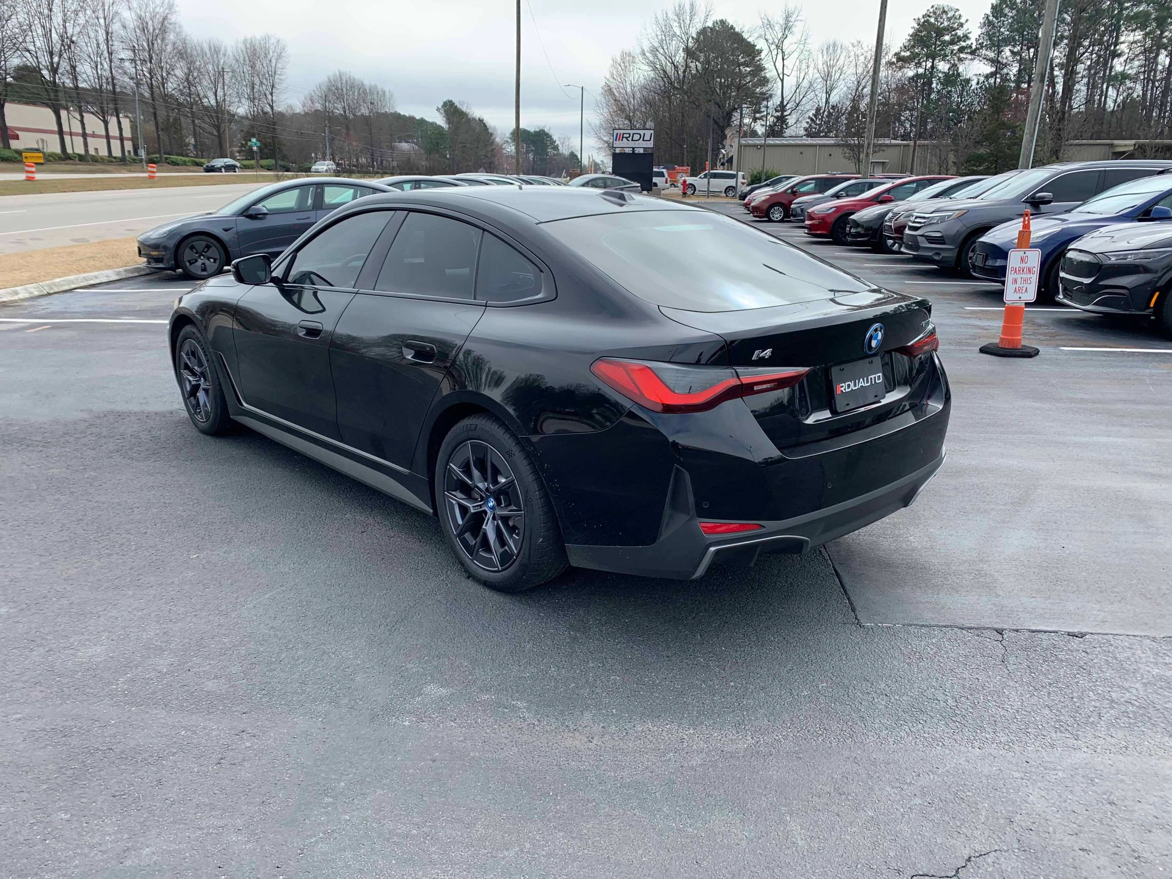 Used 2023 BMW i4 eDrive35 w/ Premium Package image 9