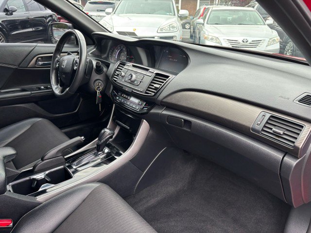 Used 2017 Honda Accord Sport image 16