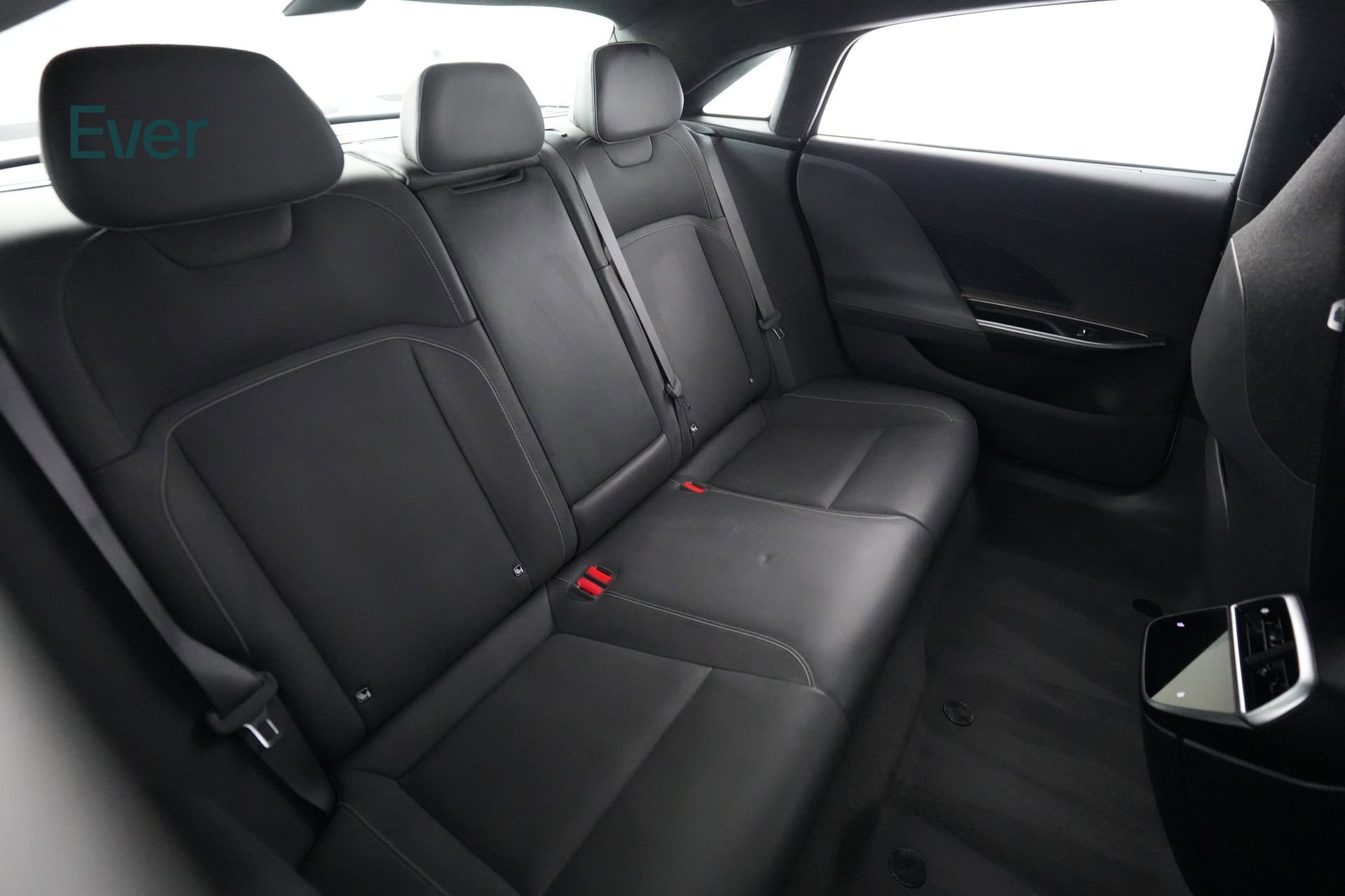 Used 2023 Lucid Air Touring image 5