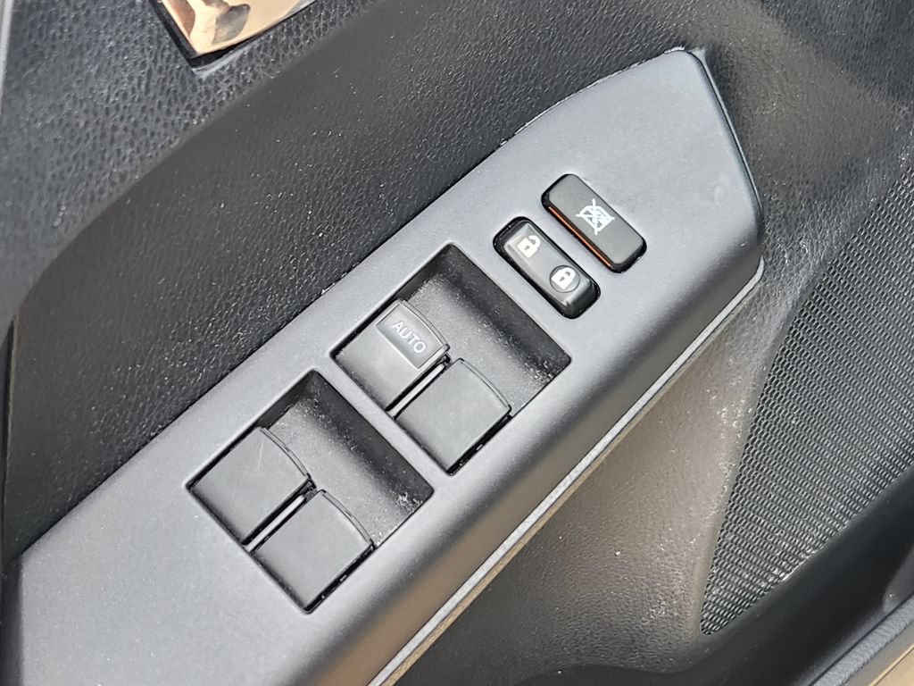 Used 2018 Toyota RAV4 XLE FWD image 23