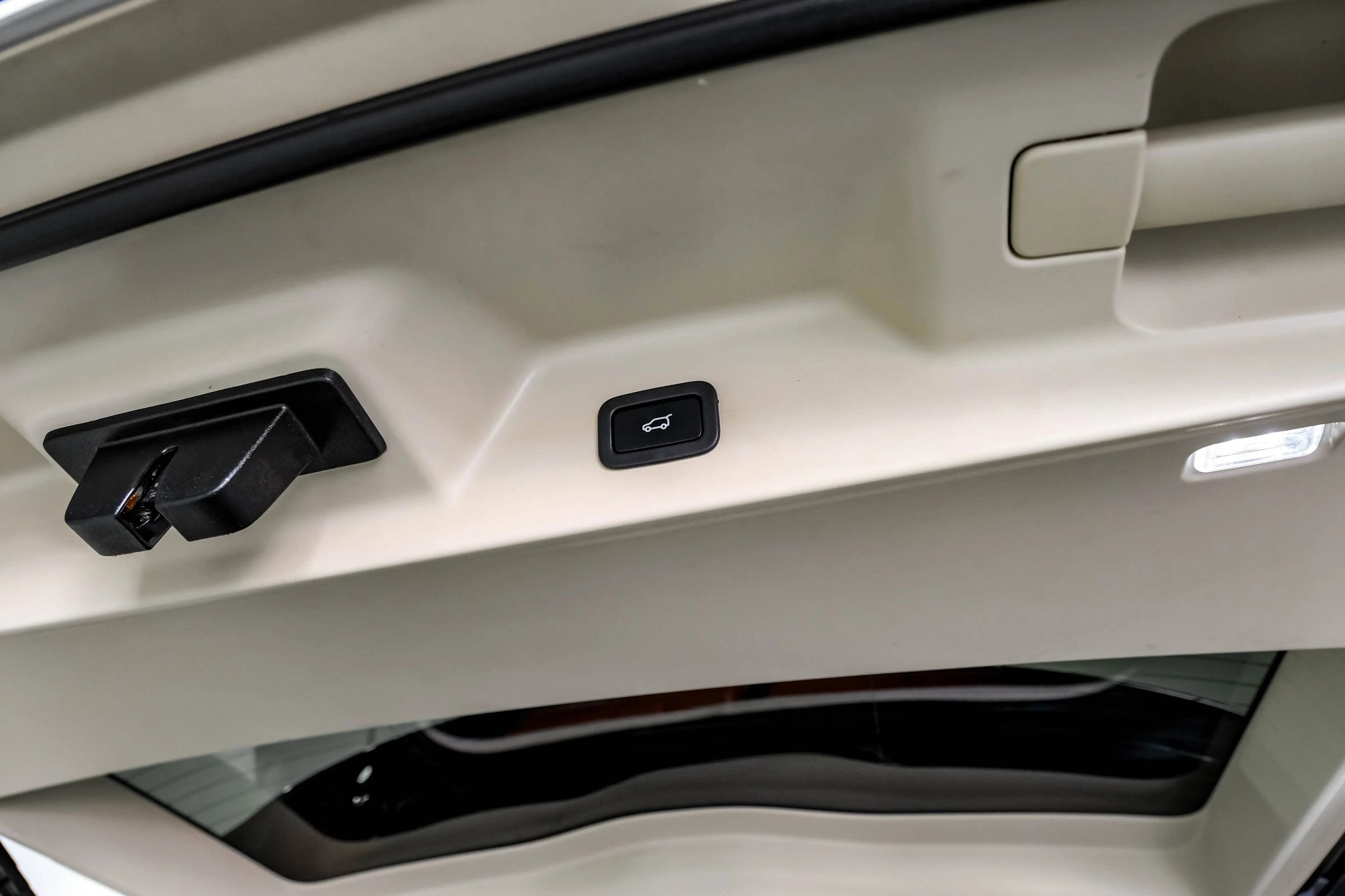 Used 2016 Land Rover Range Rover Autobiography image 69