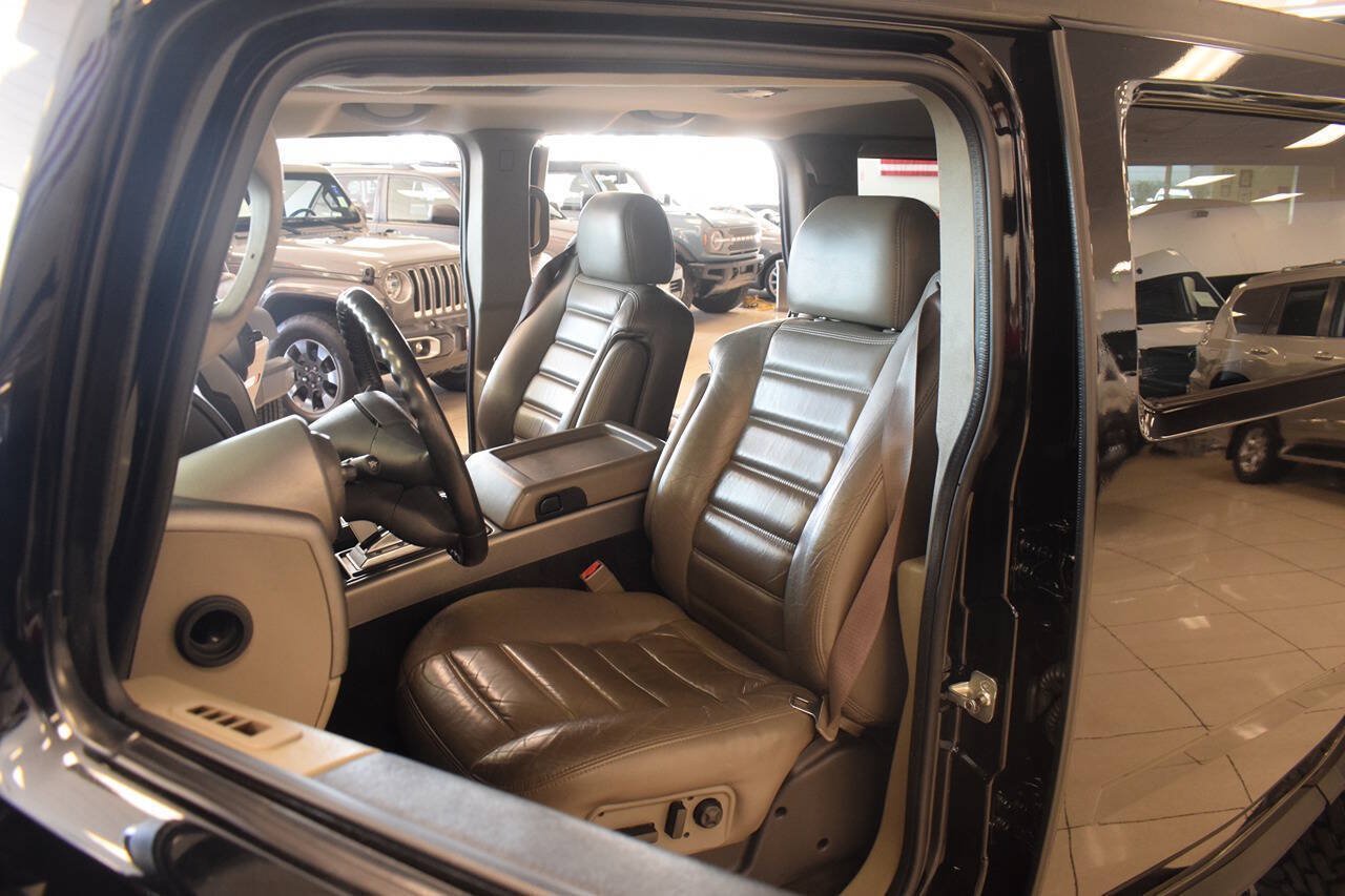 Used 2003 HUMMER H2 w/ Preferred Equipment Group AWD/4WD image 40