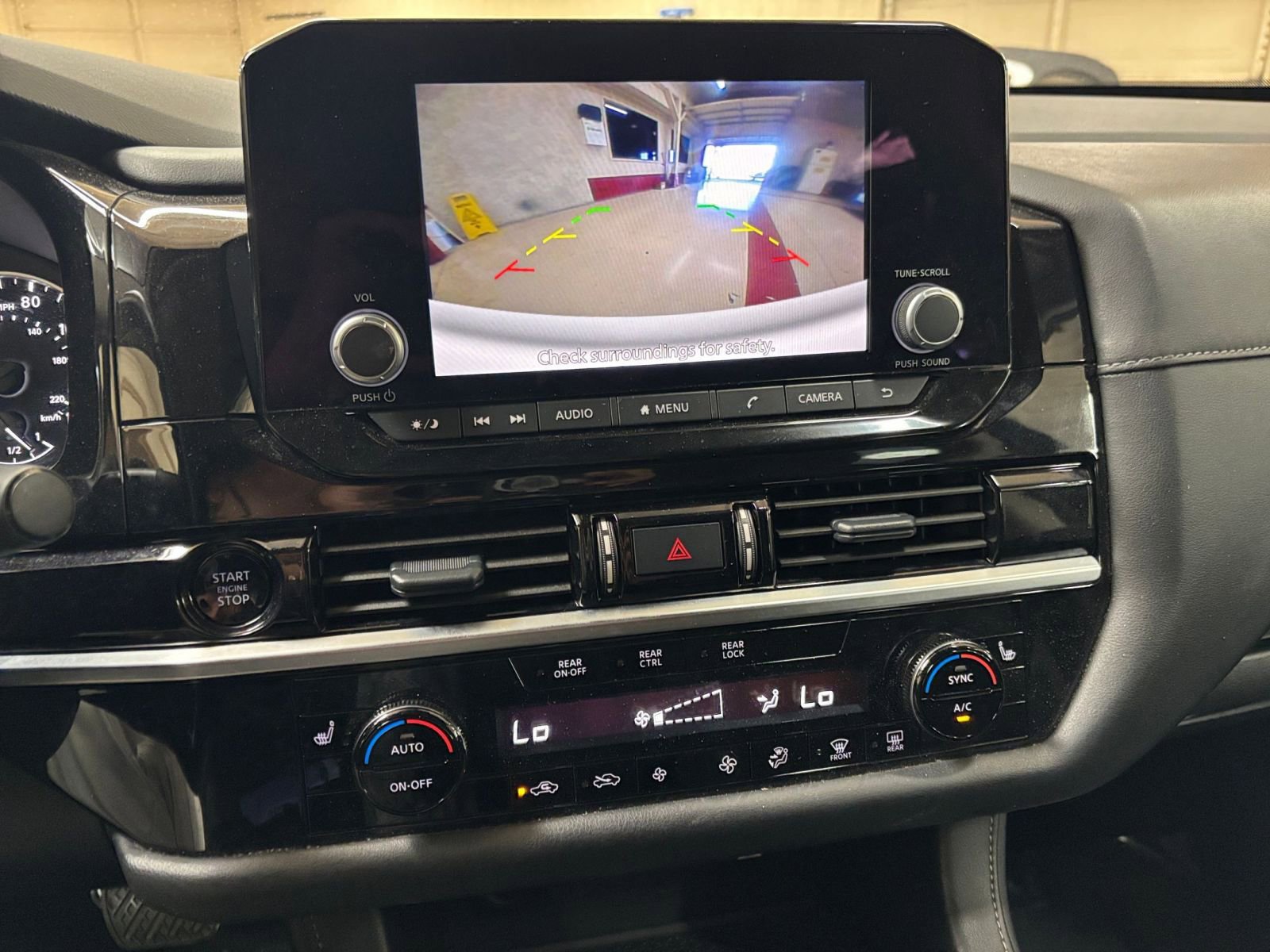 Used 2025 Nissan Pathfinder SV FWD image 17