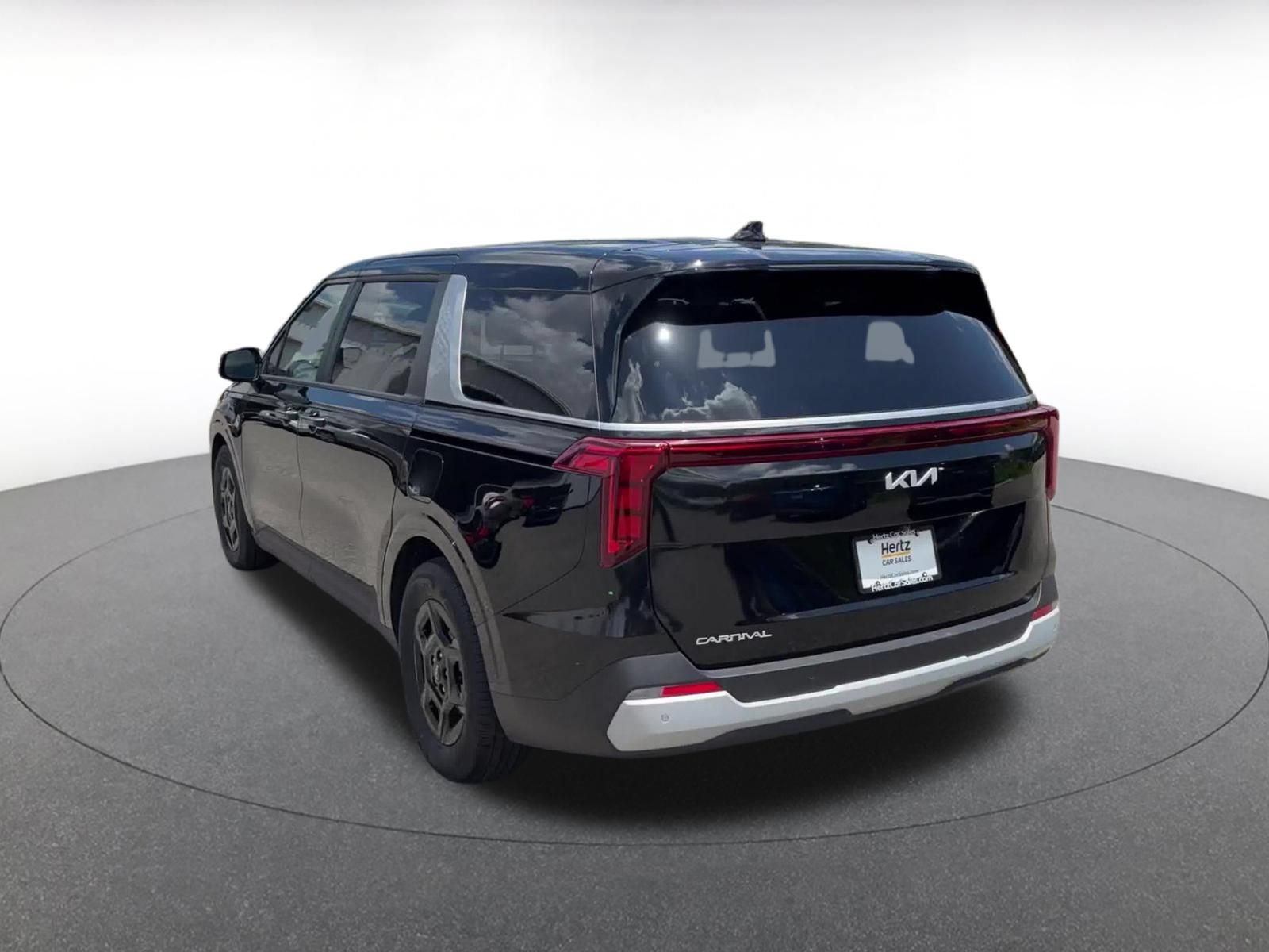Used 2026 Kia Carnival FWD image 10