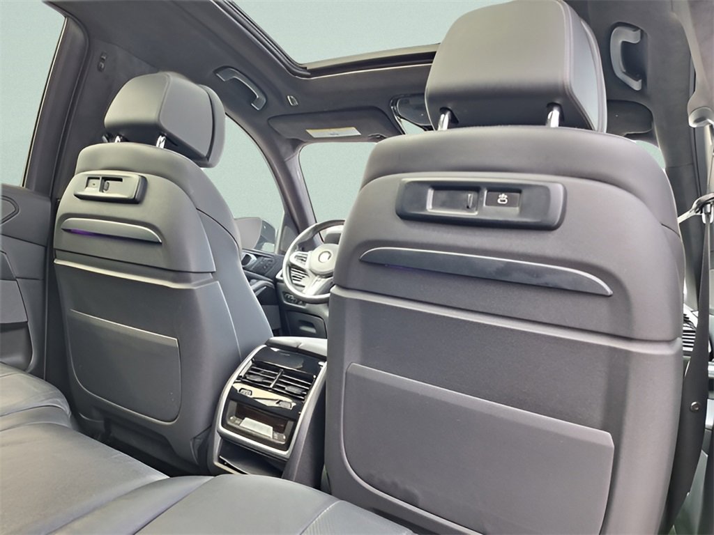 Used 2021 BMW X7 xDrive40i w/ M Sport Package image 31