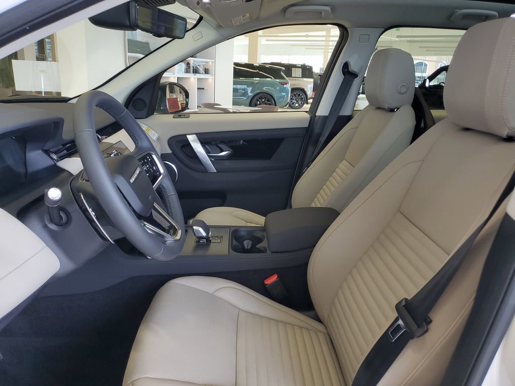 Used 2025 Land Rover Discovery Sport S image 9