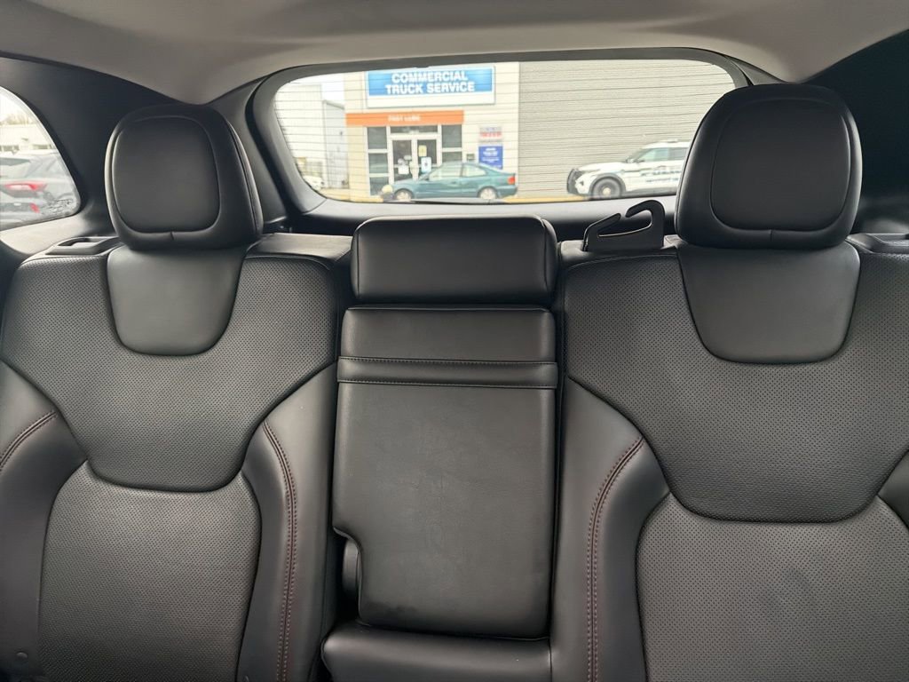 Used 2019 Jeep Cherokee Trailhawk image 13