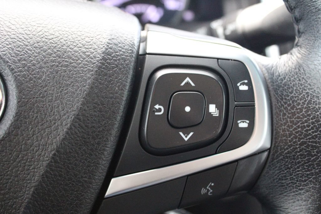 Used 2015 Toyota Camry XLE w/ Moonroof Package FWD image 29