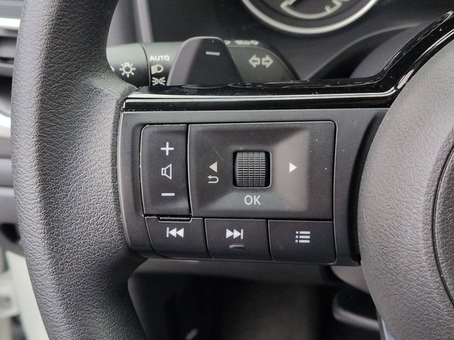Used 2023 Nissan Rogue SV AWD/4WD image 17
