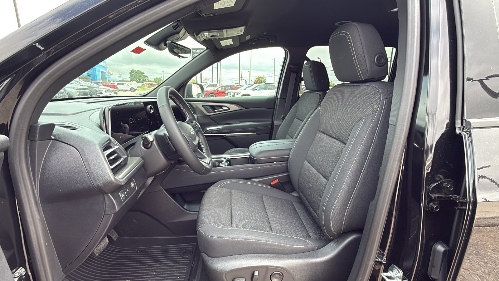 New 2026 Chevrolet Traverse LT w/ Midnight/Sport Edition FWD image 9