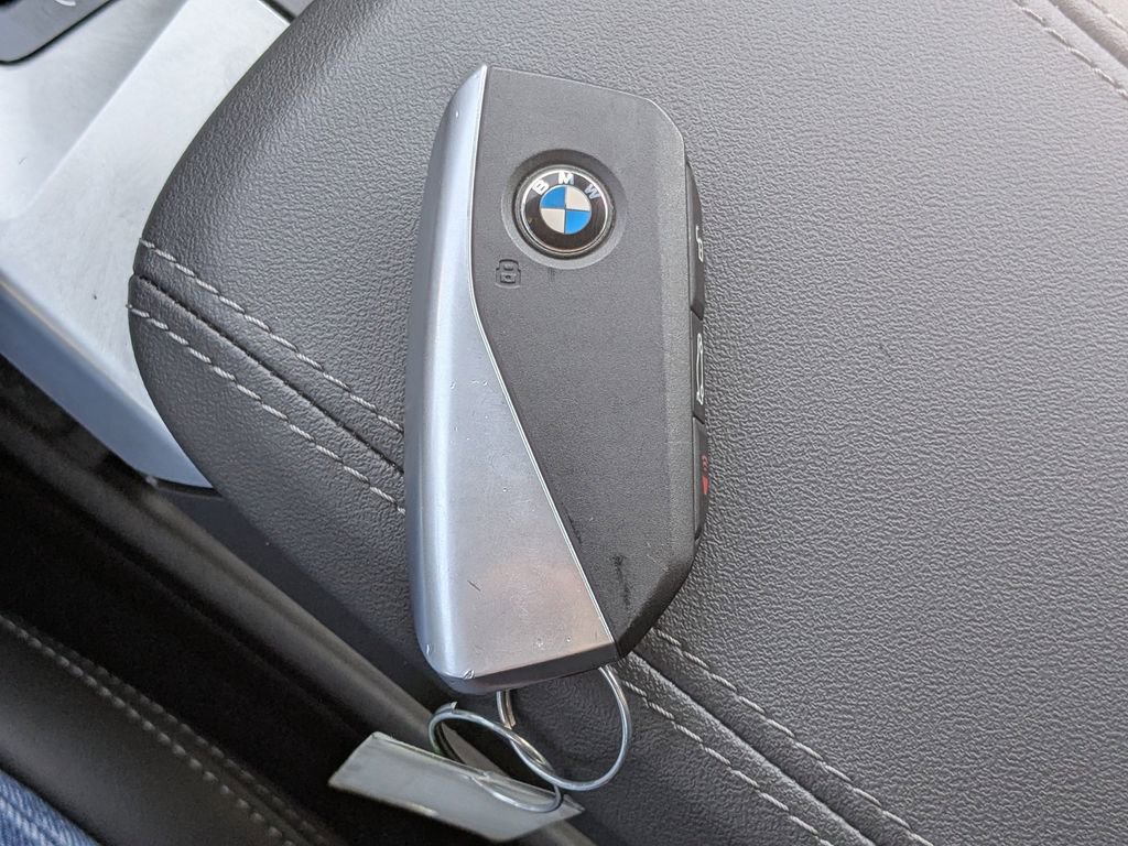 Used 2025 BMW X2 xDrive28i w/ M Sport Package AWD/4WD image 31
