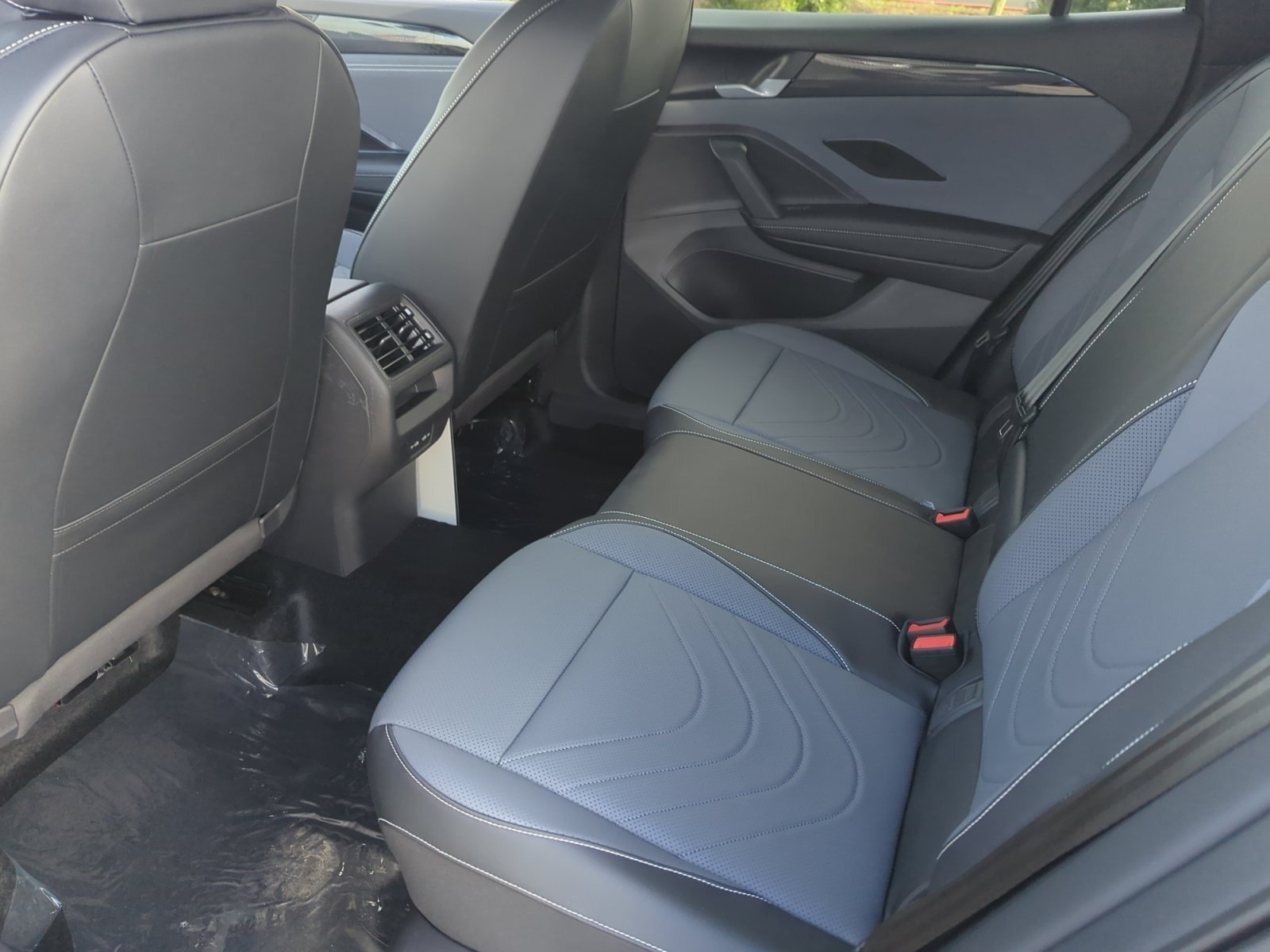 New 2026 Volkswagen Tiguan SE R-Line FWD image 17