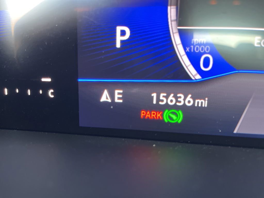 Used 2025 Volkswagen Jetta SE image 2