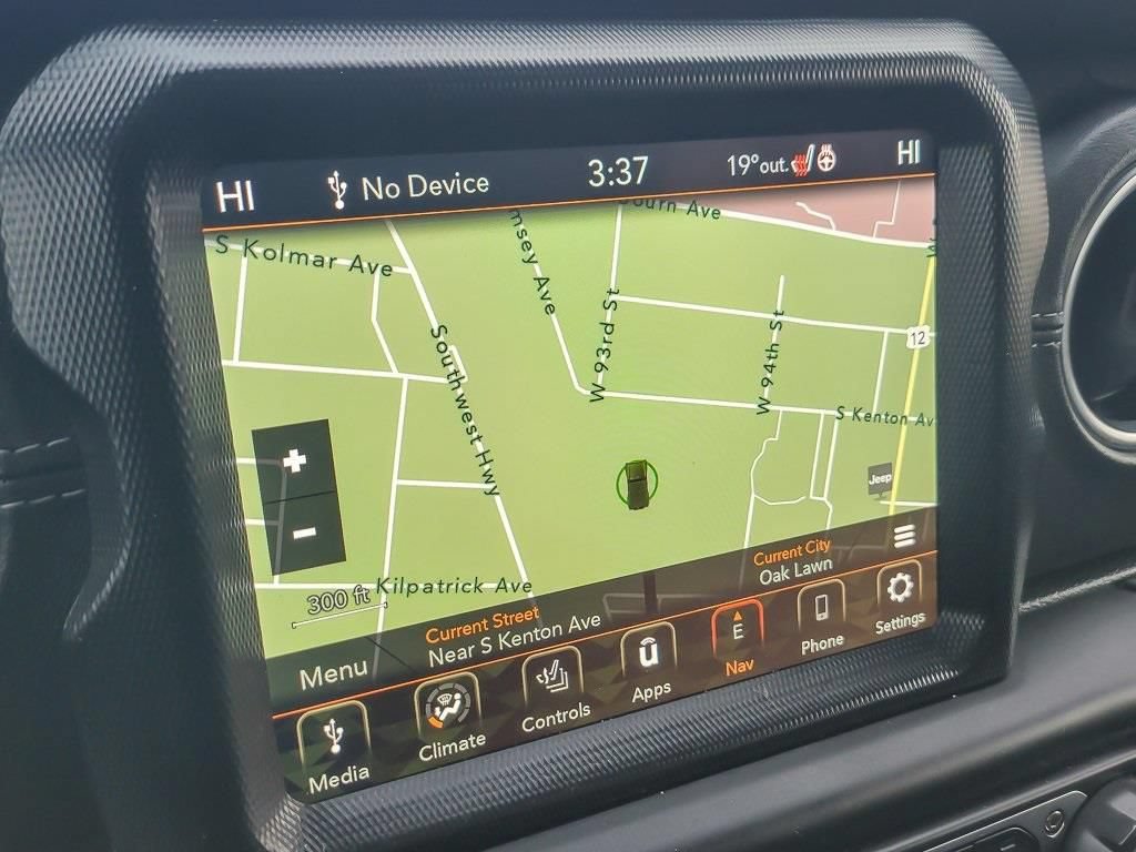 Used 2022 Jeep Wrangler Unlimited Sahara w/ Cold Weather Group AWD/4WD image 12