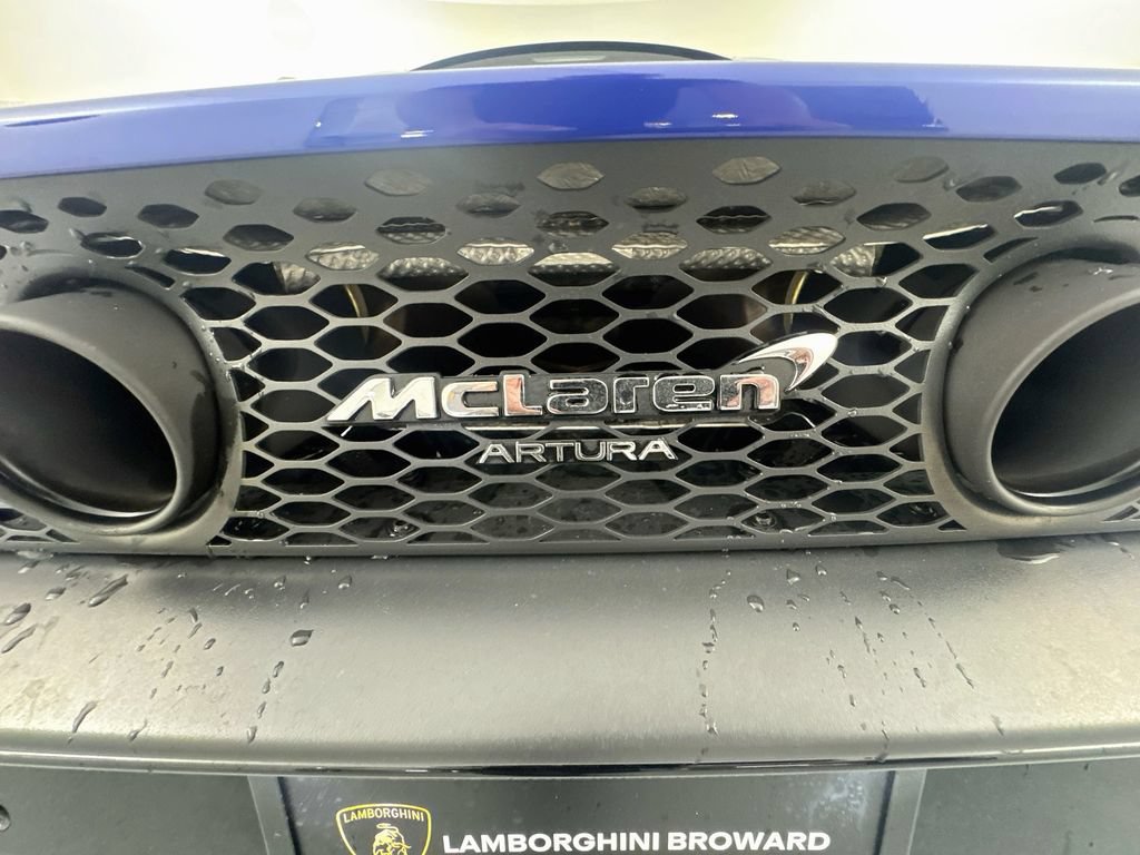 Used 2023 McLaren Artura RWD image 25