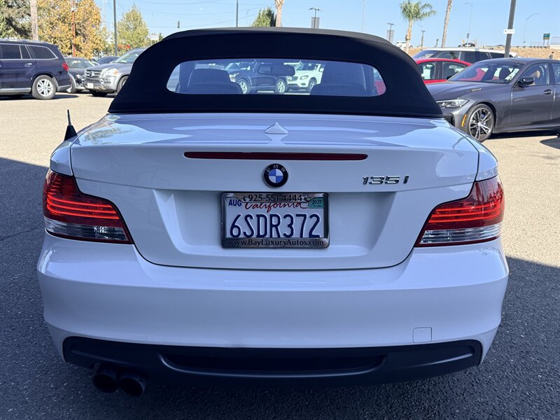 Used 2011 BMW 135i Convertible RWD image 6