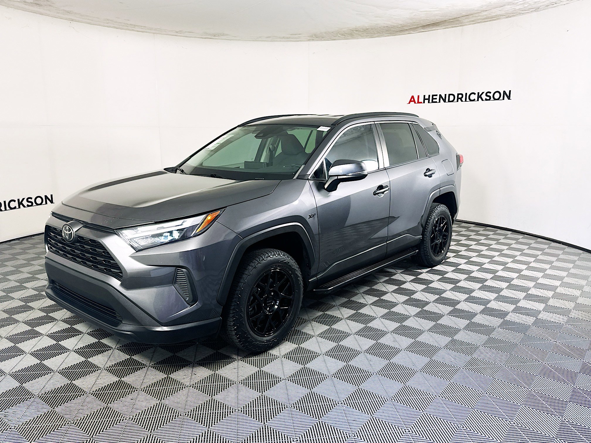 Used 2022 Toyota RAV4 XLE image 7