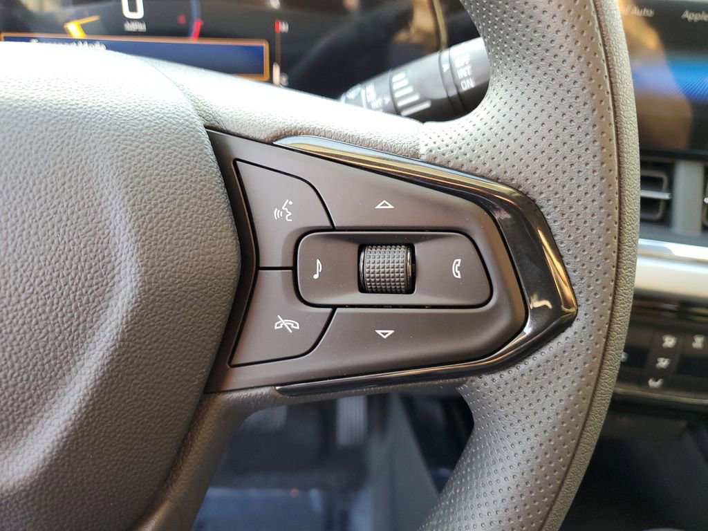 New 2026 Chevrolet Trax LT image 17