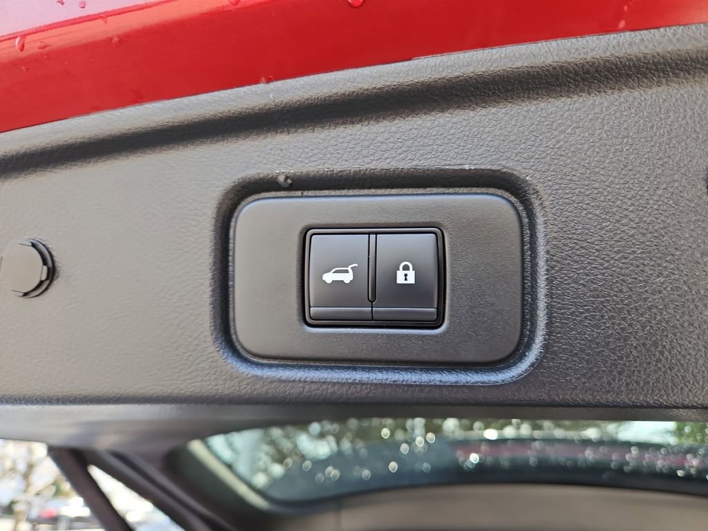 Used 2025 Nissan Pathfinder Platinum image 37