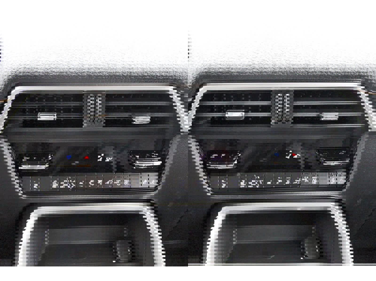New 2025 MAZDA CX-70 Plug-In Hybrid w/ Premium Pkg image 15