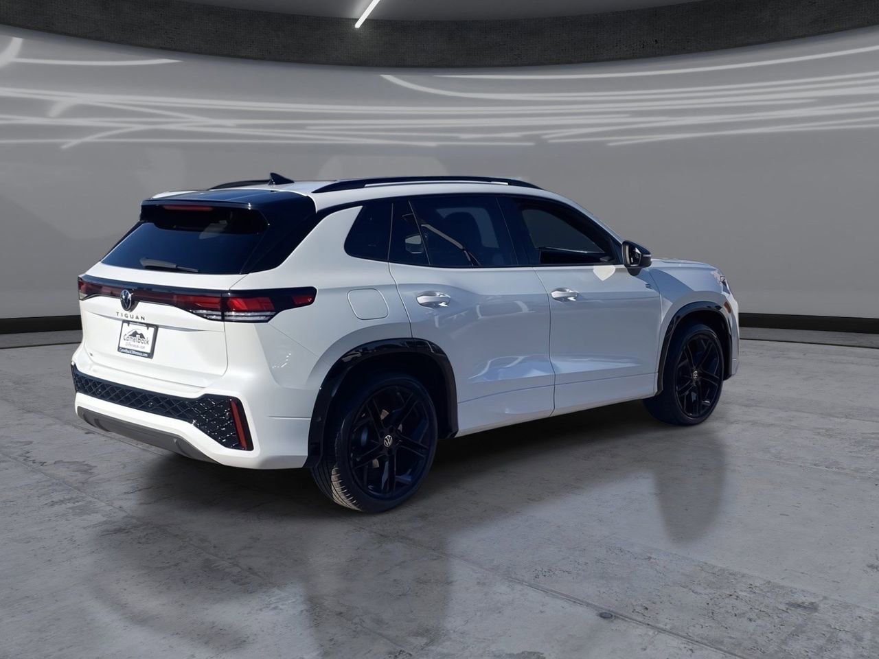 New 2026 Volkswagen Tiguan SE R-Line image 5