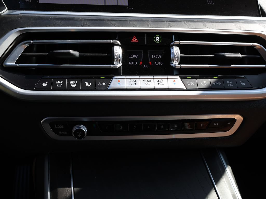 Used 2022 BMW X7 xDrive40i w/ Executive Package AWD/4WD image 39