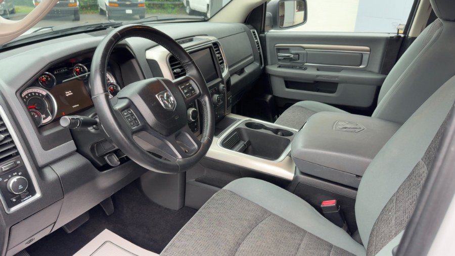 Used 2018 RAM 1500 SLT AWD/4WD image 9