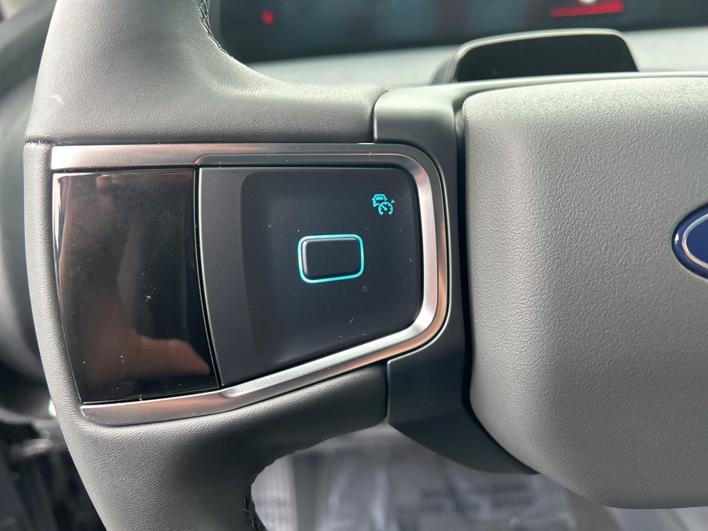 New 2025 Ford Expedition Active image 28